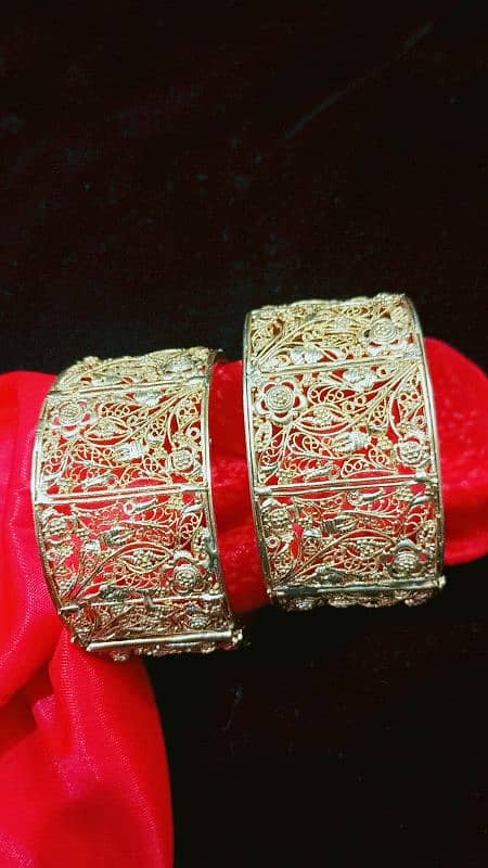 Bangles GOLD style. wholesale rates 15