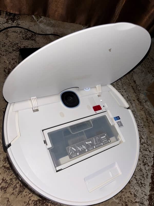 Yeedi Vac Hybrid Robot Vacuum + Mop 1