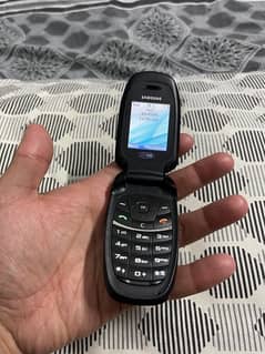 Samsung flip SGH-C520 vintage for sale in excellent condition