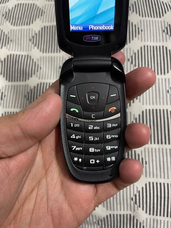 Samsung flip SGH-C520 vintage for sale in excellent condition 10