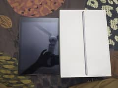 Selling Ipad 6th gen 32gb