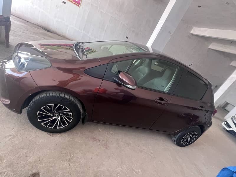 Toyota Vitz 2015/2019 4