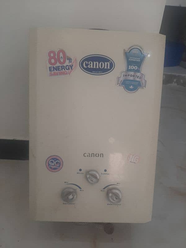 Canon gas geyser in good condition , 2 season used 0