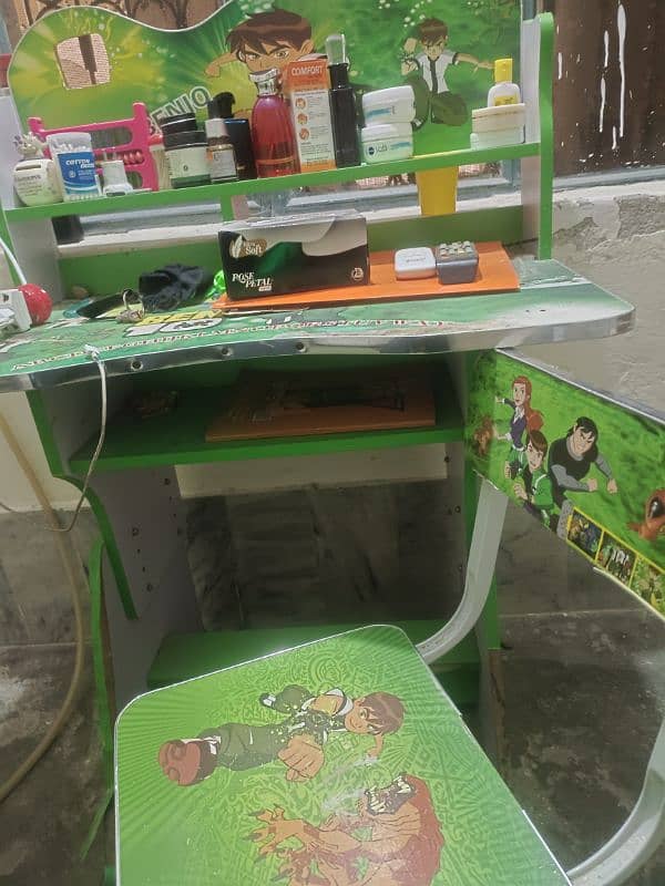 kids study table with chair 3