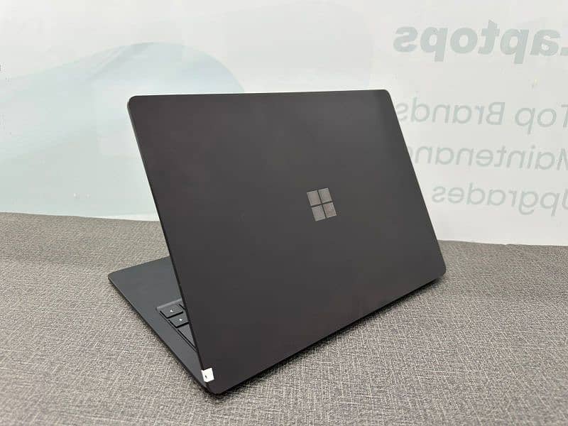 Microsoft Surface Laptop 3 6