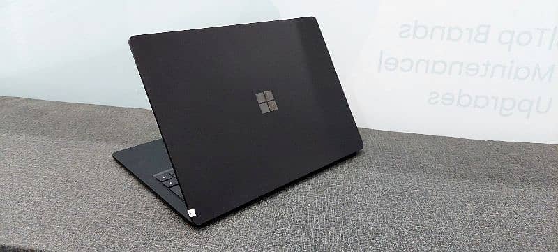 Microsoft Surface Laptop 3 7