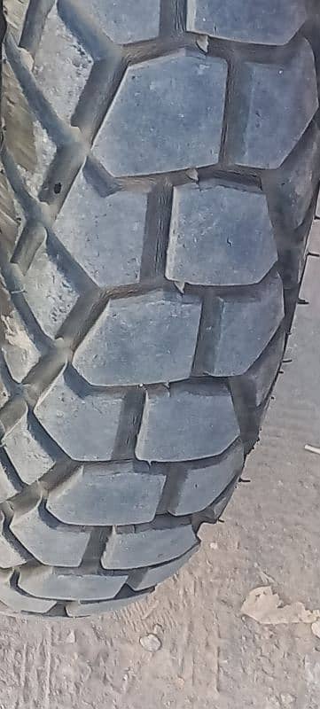 tyre timsun 90.90. 18  3 month use bilkul new jaisa. . bike ma fited ha. 2