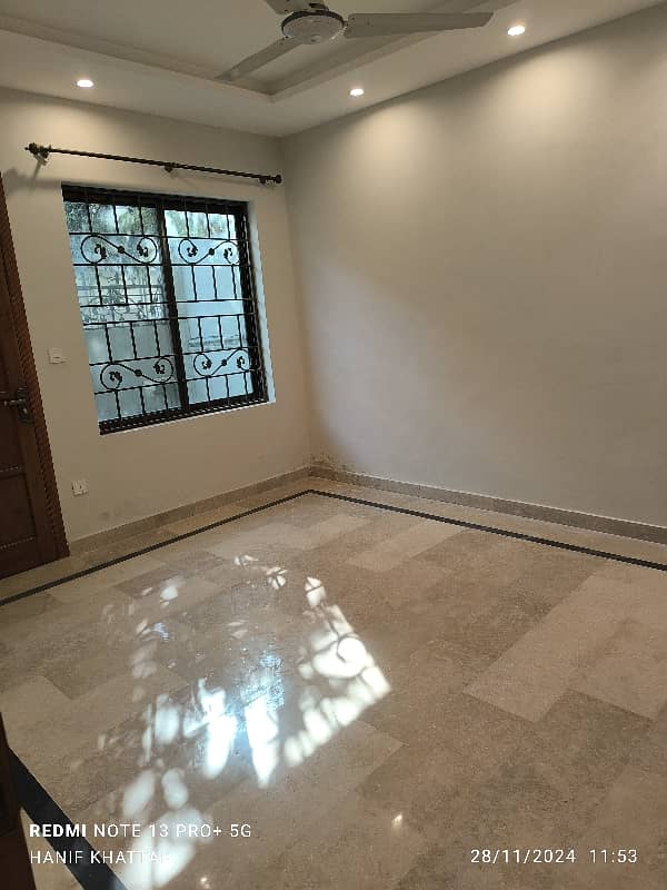 1550 Square Feet Lower Portion For rent In G-10 1