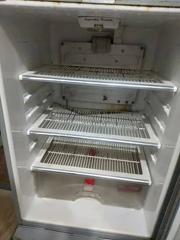 dawlance home used fridge 2