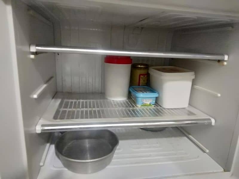 dawlance home used fridge 8