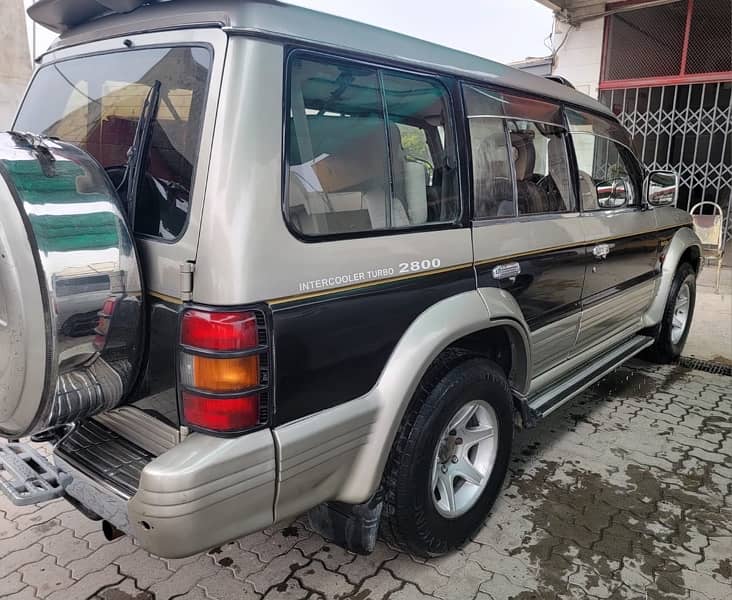 Mitsubishi Pajero 1996 3