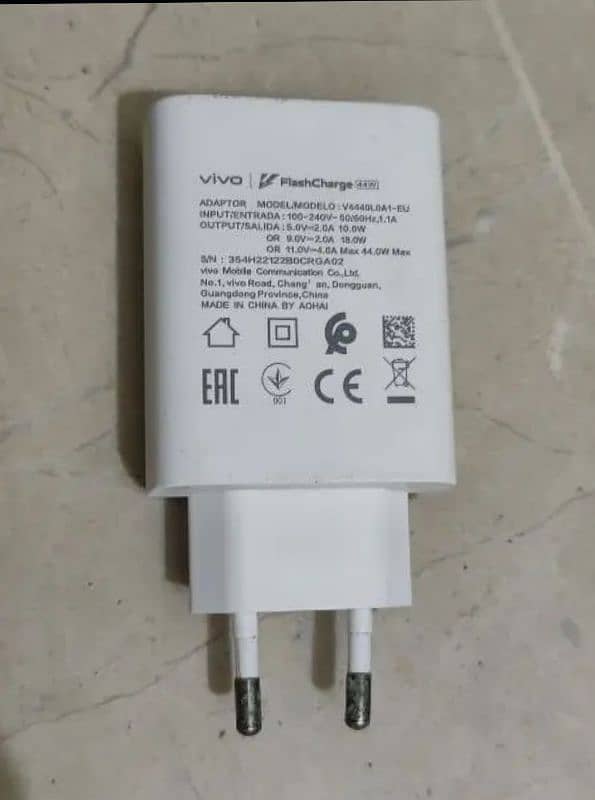 Vivo (flash charger) 44w. infinix fast charger 33W 2