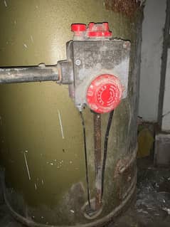 Gas Geyser in Good Condition Everything working