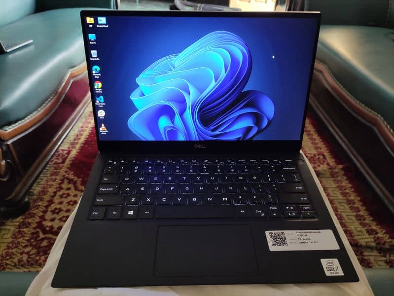 Dell XPS 13 - 7390 - i7 10th Gen, 4k Touch 1