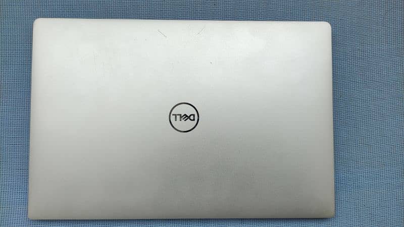 Dell XPS 13 - 7390 - i7 10th Gen, 4k Touch 5