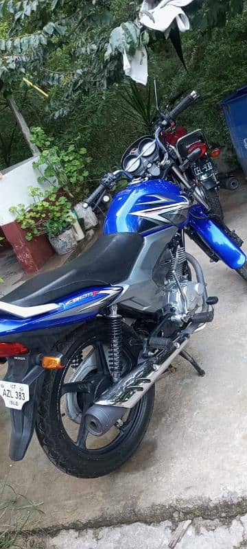 Honda Deluxe CB 125 F In New Condition 2