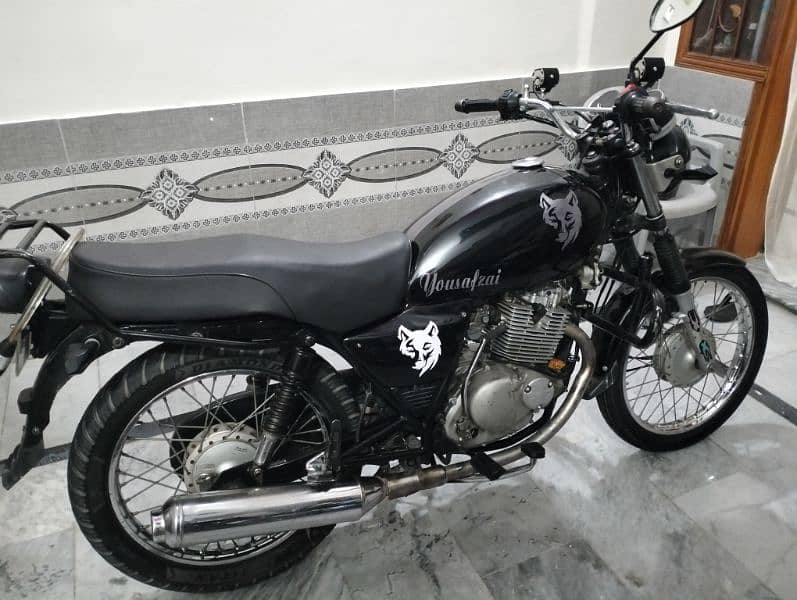 Suzuki GS 150 5