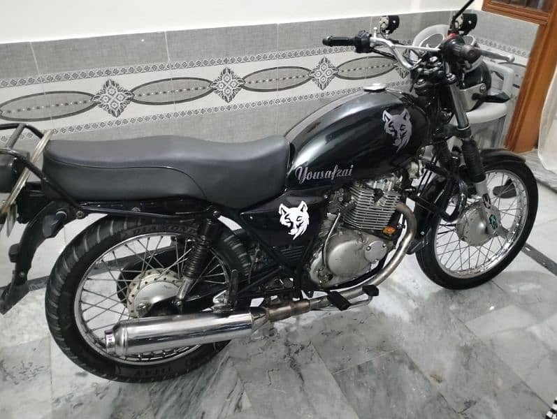 Suzuki GS 150 6