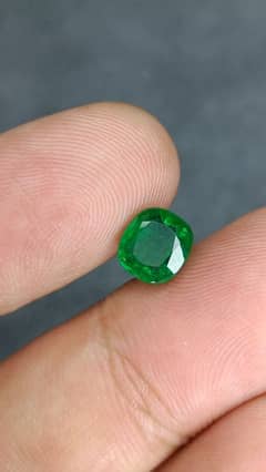 Green Emerald zamrud gemstone top quality rich color natural