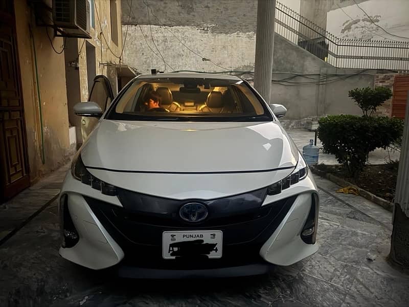 Toyota Prius PHV (Plug In Hybrid) 2021 0