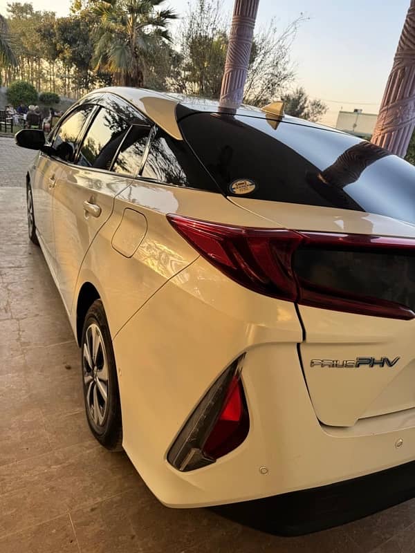 Toyota Prius PHV (Plug In Hybrid) 2021 6