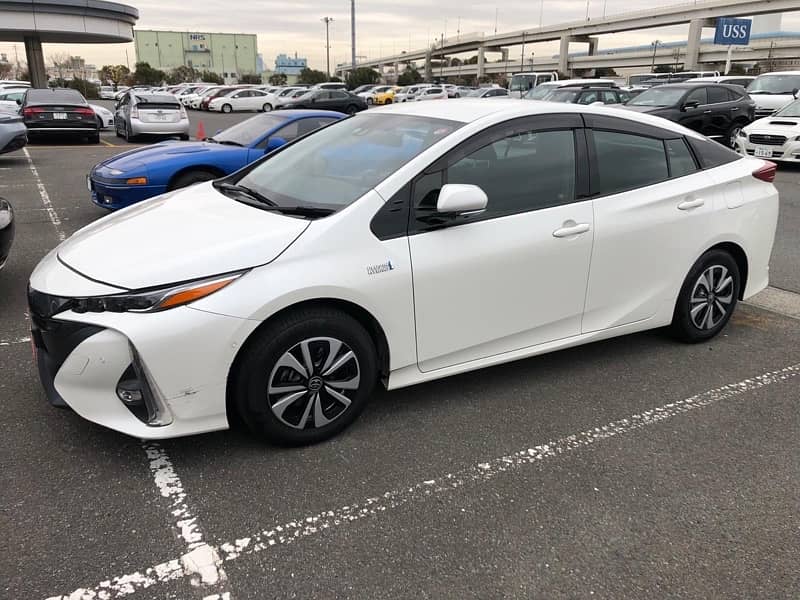 Toyota Prius PHV (Plug In Hybrid) 2021 14