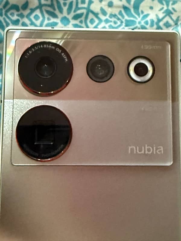 Nubia Z50 ultra 12/256 3