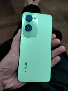 vivo y18 6+6 128 gb 2 month used neat and clean