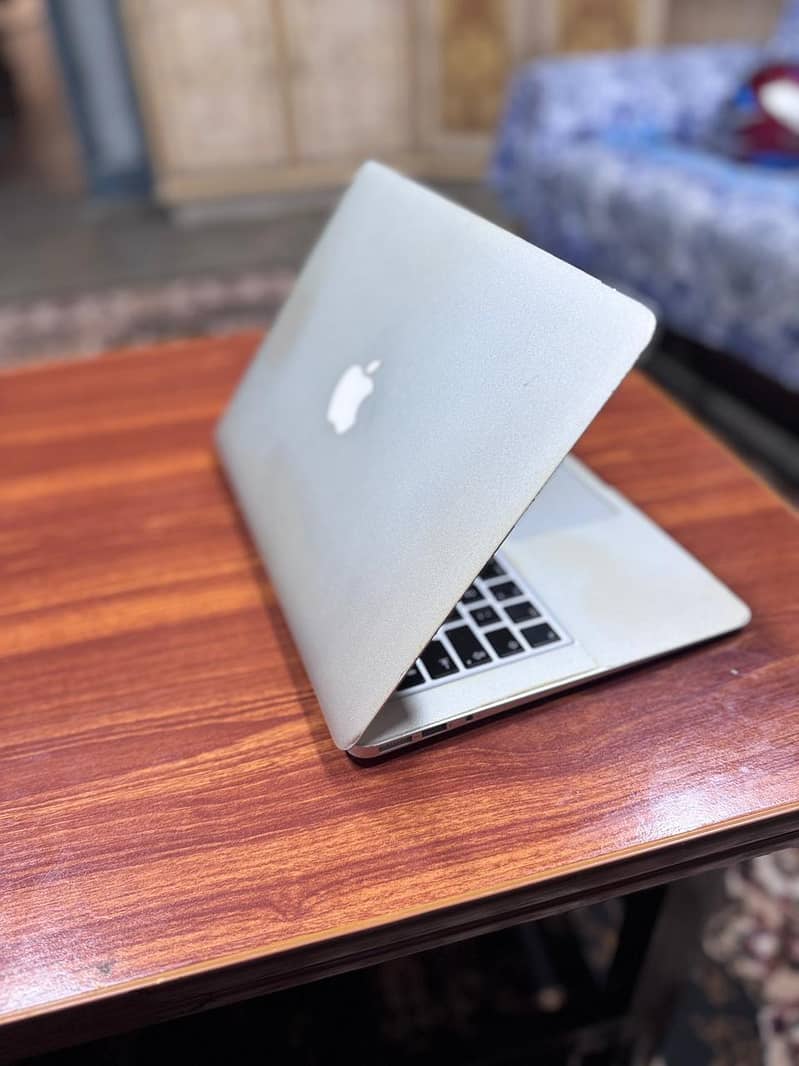 MacBook Air (13-inch, Early 2015) Core i7 / 8GB / 256GB Flash Storag 2