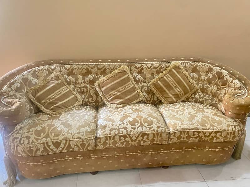 7 seater sofa set with glass table 0