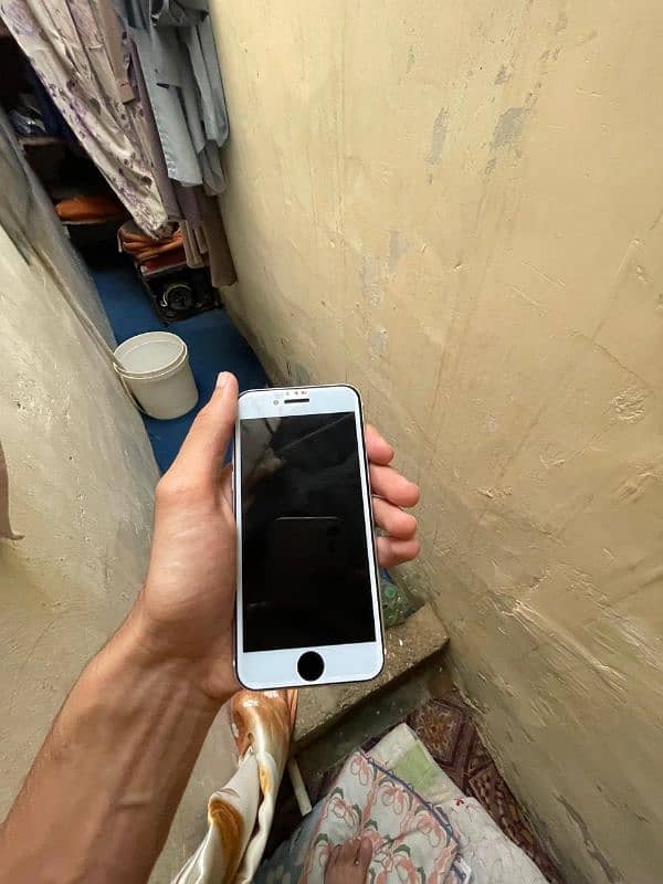 iPhone SE 2020 9