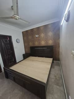 bed set with side tables