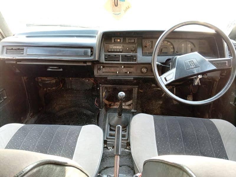 Toyota Corolla  1982 7