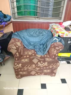 sofa like new. . . sale because i need money