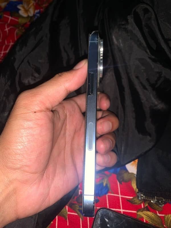 iphone 13 10/8 condition battery health 77 1