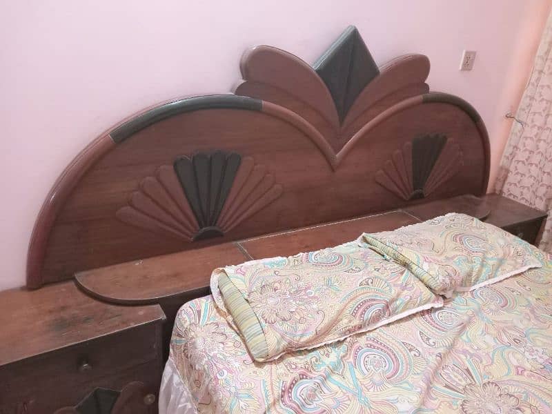 Queen wooden bed 3