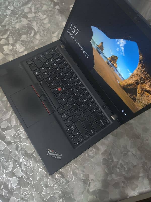 i7 10th Gen 16 GB DDR4 Ram 512GB NVME SSD Thinkpad t14s Slim Ultabook 7