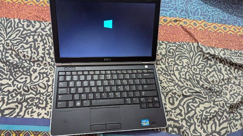 Dell laptop core i7 second generation 6Gb ram 0