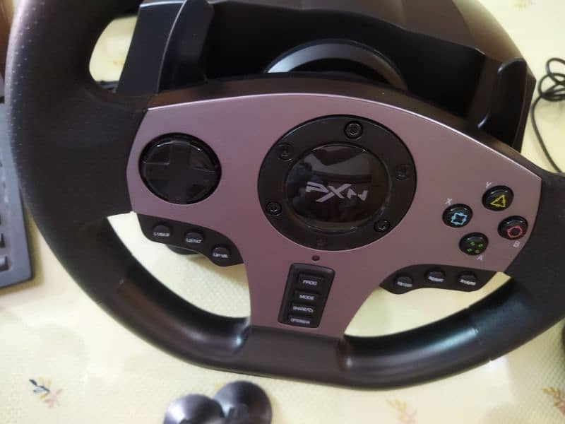 Pxn V9 steering wheel best for gaming. (urgent sale) . Available 7