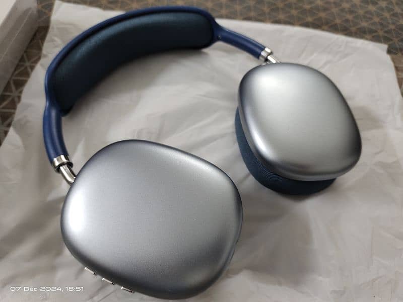 Headphone like Airpod Max B022 1