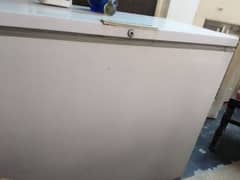 White Westinghouse deep freezer