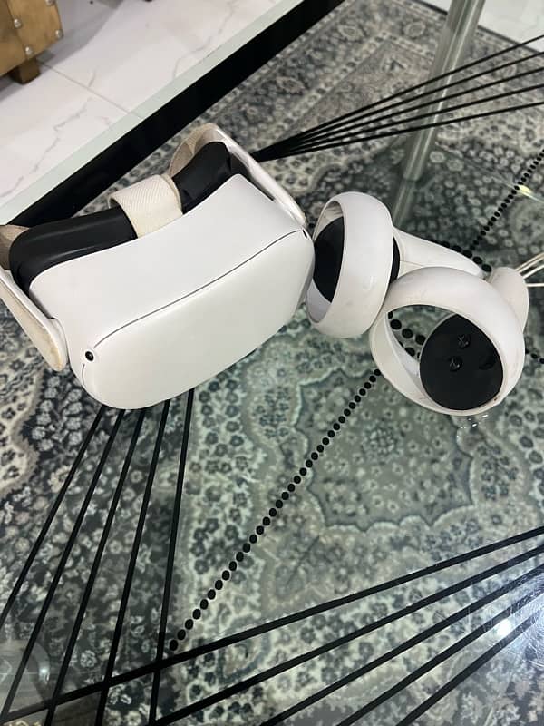 Oculus Quest 2 with all original accessories 2