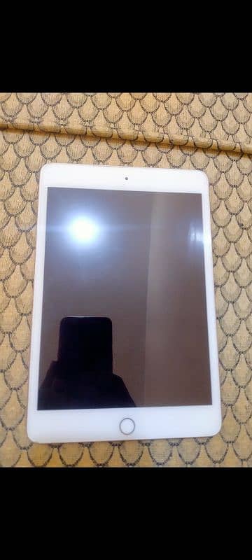 Ipad mini 5  64gb with box and charger 2