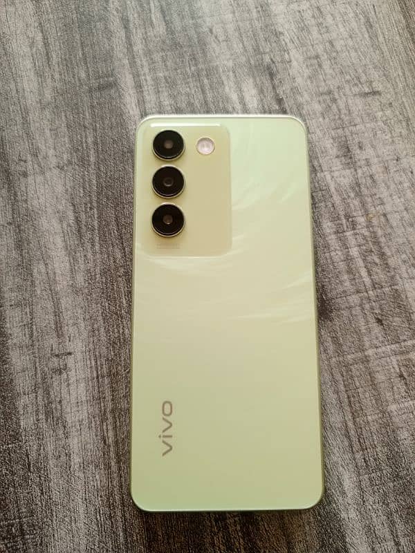 vivo y100 8/256 1