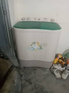 less used very good condition Haier washing machine with spiner