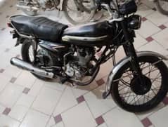 honda 125 model 2016 color black 10/10 condition for sale