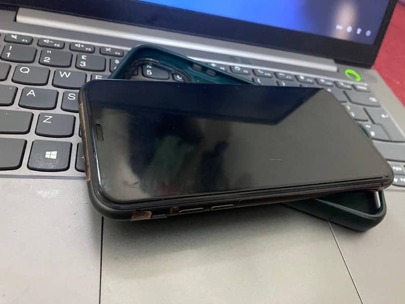 iPhone 11 Non PTA with Box Original Waterpack 7