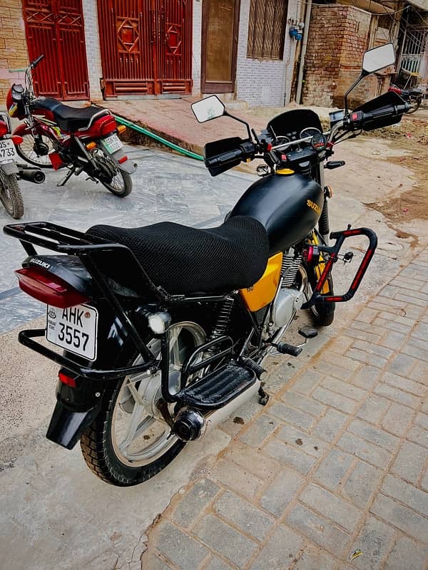 Suzuki GS 150 SE 2