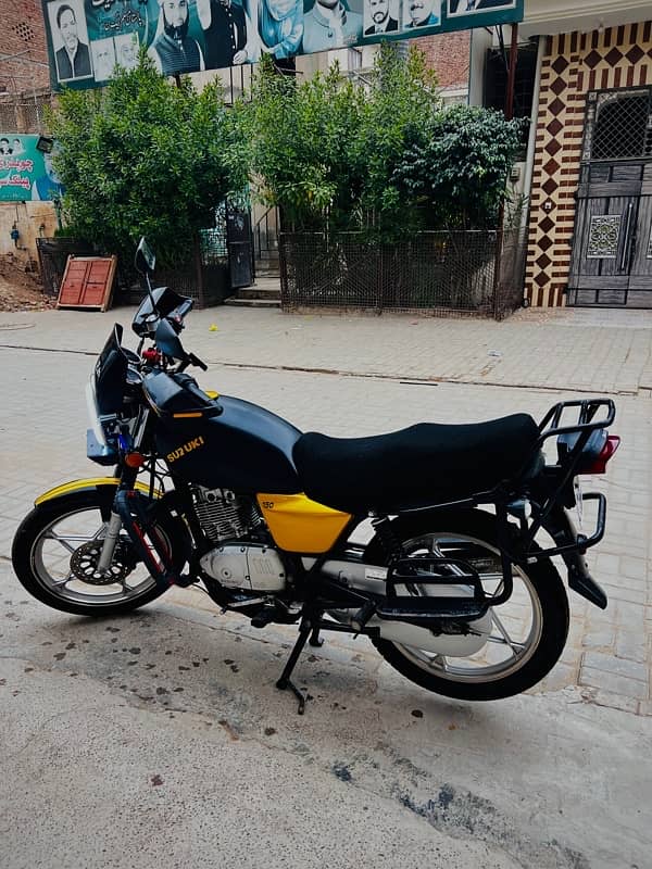 Suzuki GS 150 SE 0