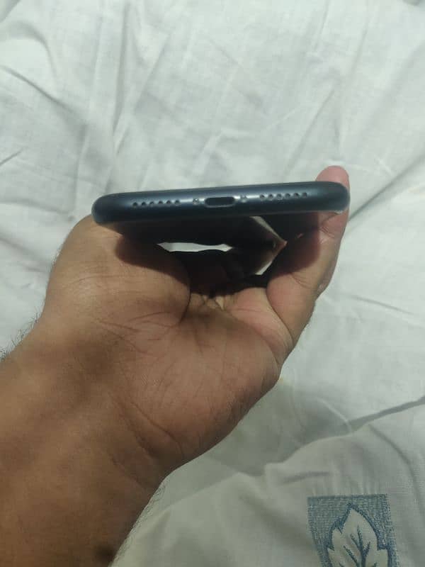 iPhone XR 64Gb Glass Break 3